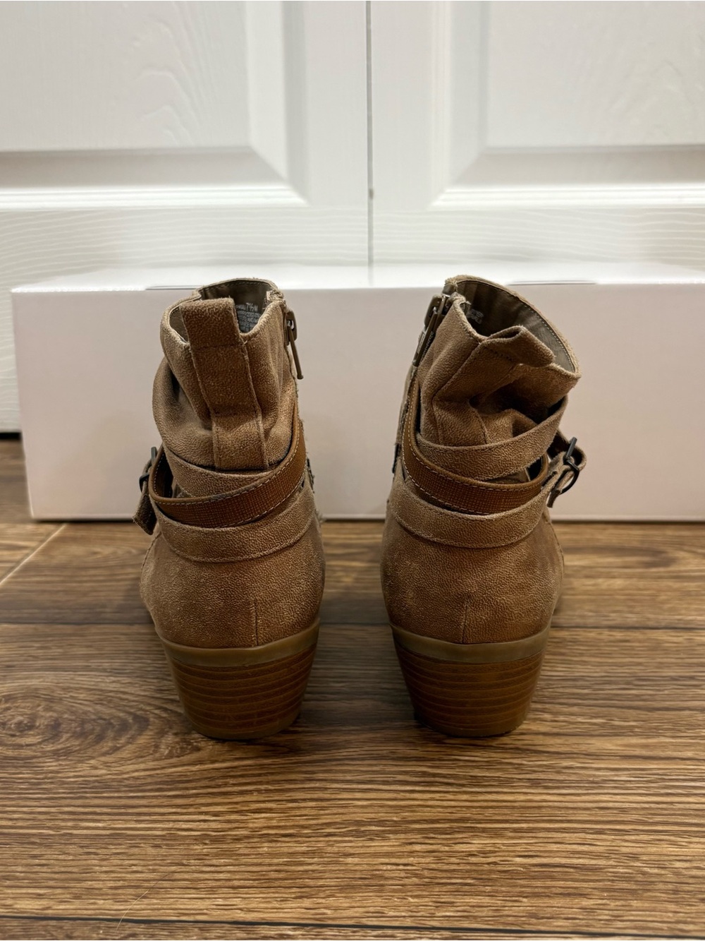 Kim Rogers Pamila Western Boho Faux Suede Ankle Booties Taupe 7.5 - Picture 7 of 12